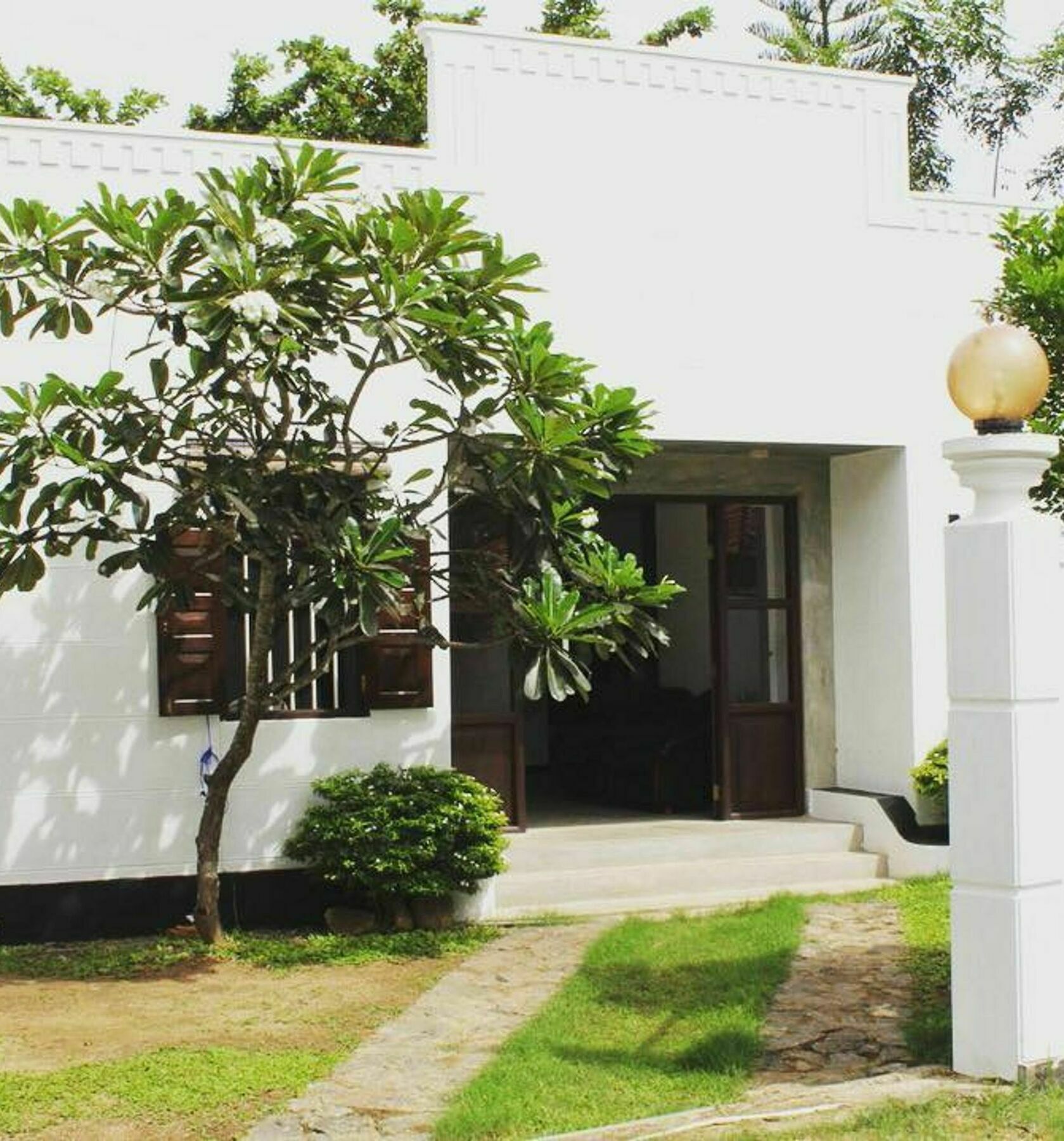 Blooming Polhena Exterior foto